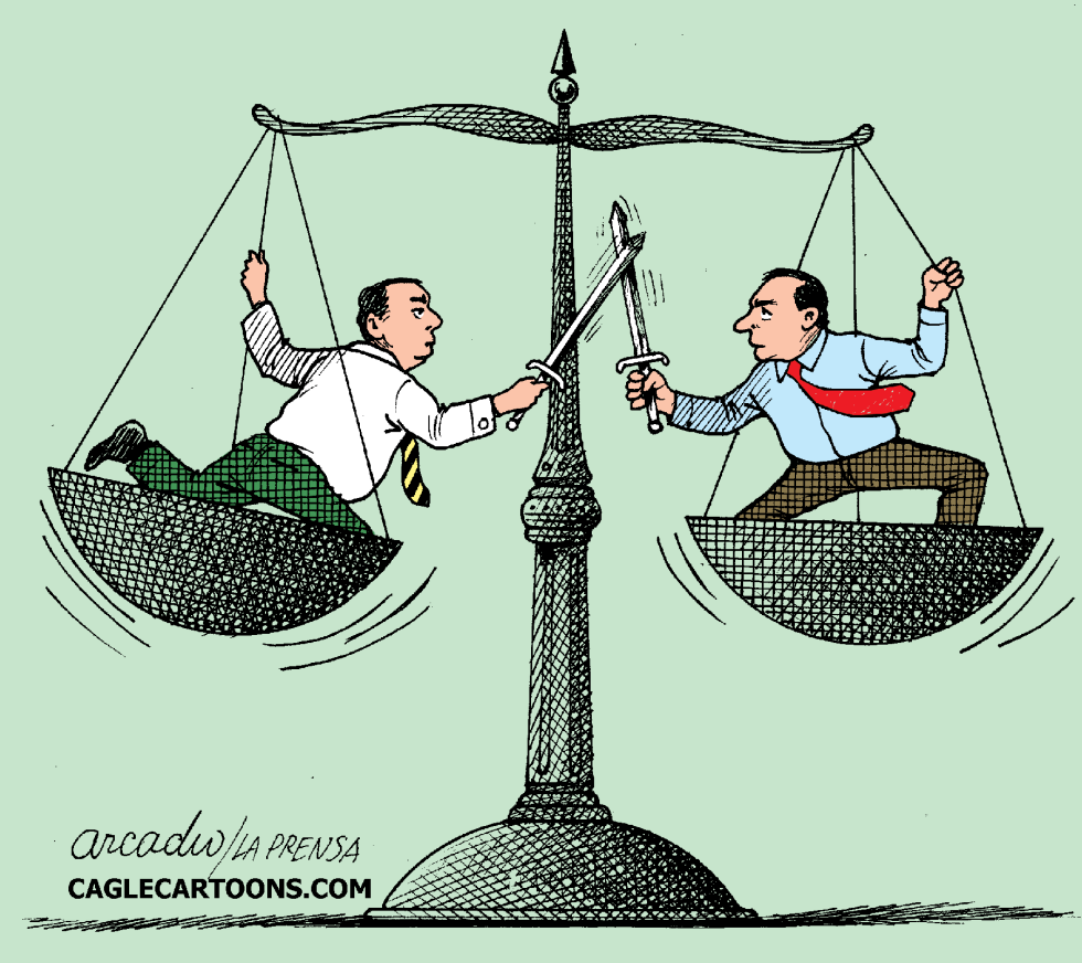 Internal fights in justice / COLOR