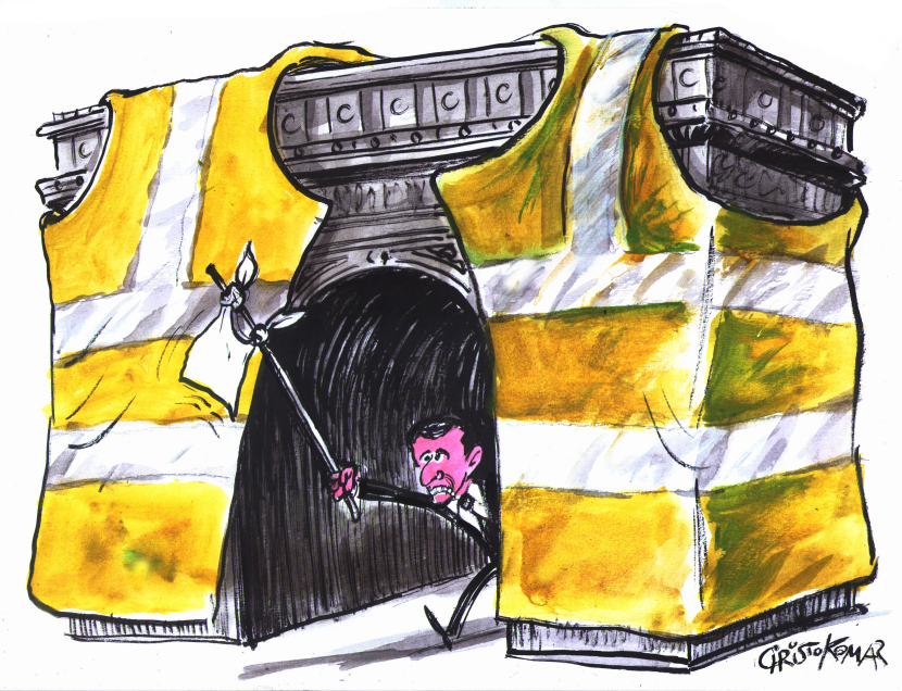 Macron and the Yellow vest arch