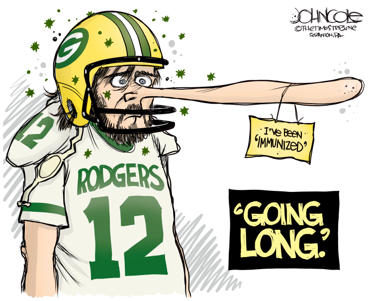 Aaron Rodgers goes long